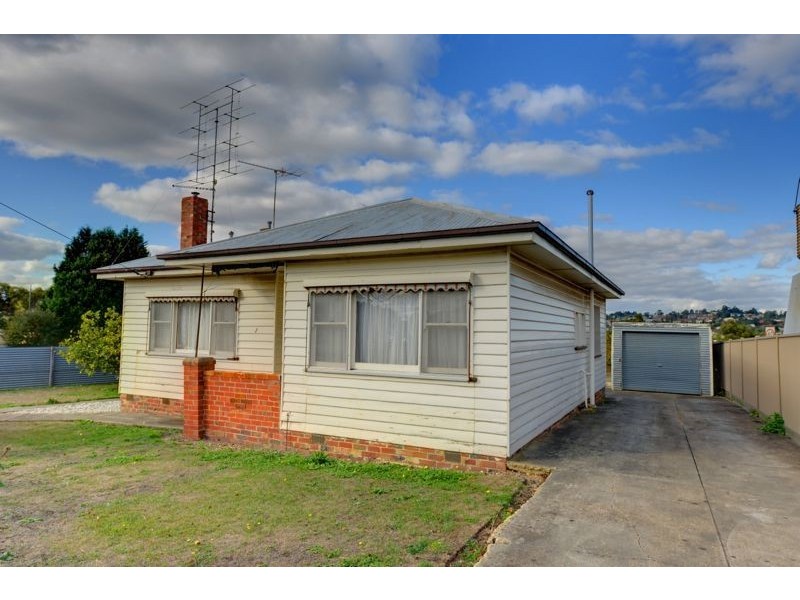 1 Yarrowee Street, Sebastopol VIC 3356