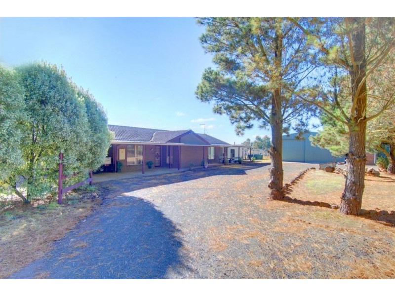 42 Kielys Road, Navigators VIC 3352