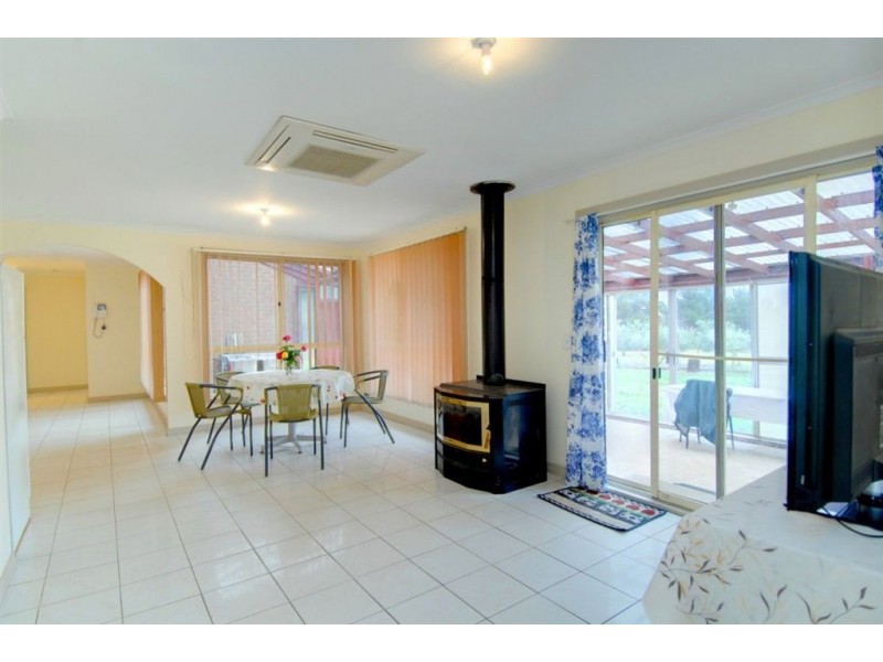 42 Kielys Road, Navigators VIC 3352