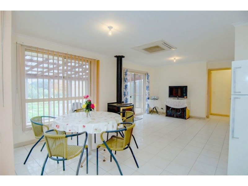 42 Kielys Road, Navigators VIC 3352