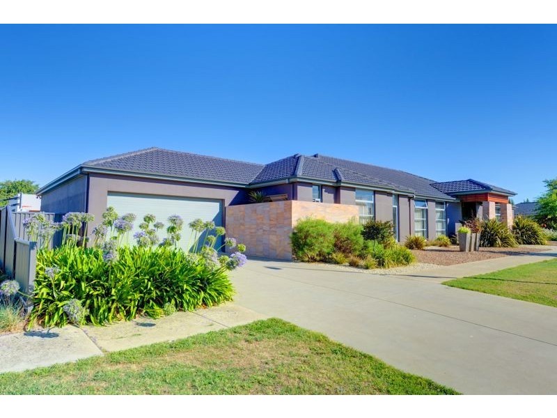 11 St Legers Close, Ballarat VIC 3350