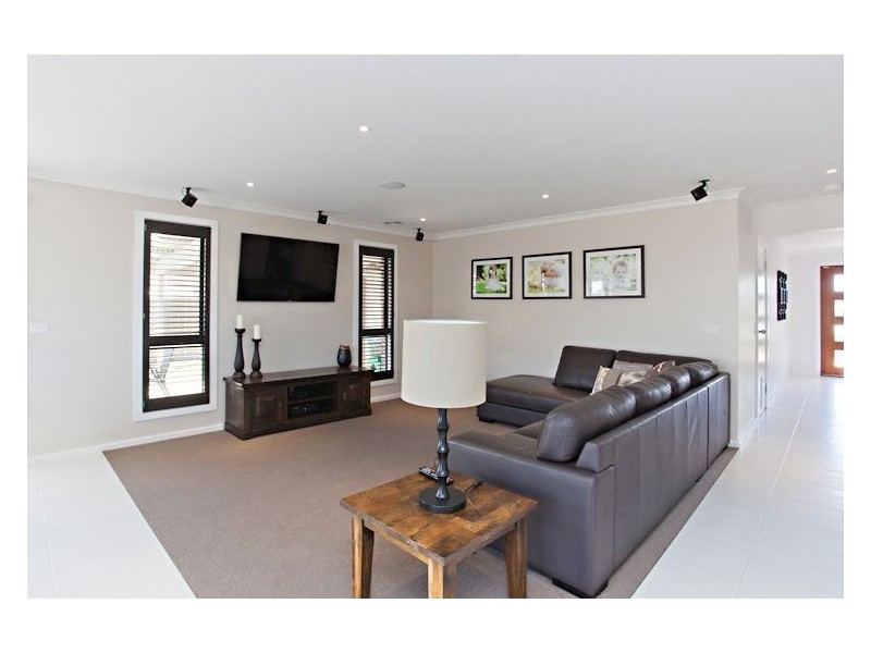 21 Goldwood Drive, Insignia, Alfredton VIC 3350