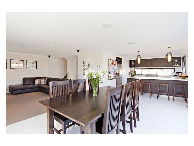 21 Goldwood Drive, Insignia, Alfredton VIC 3350