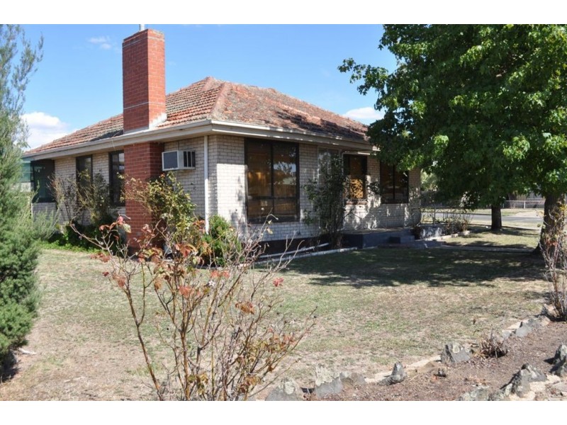 2 Boronia Grove, Wendouree VIC 3355