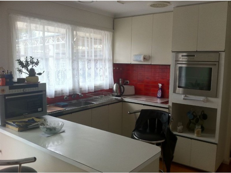 100 Whitelaw Avenue, Delacombe VIC 3356