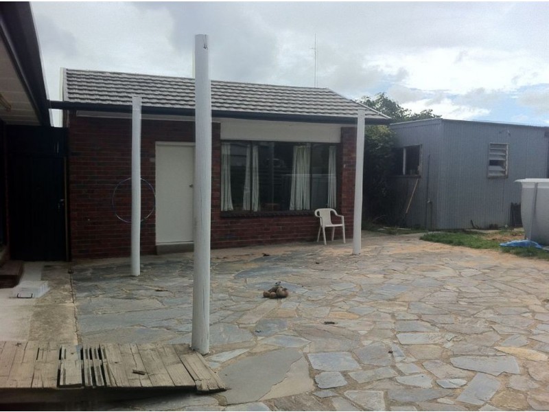 100 Whitelaw Avenue, Delacombe VIC 3356