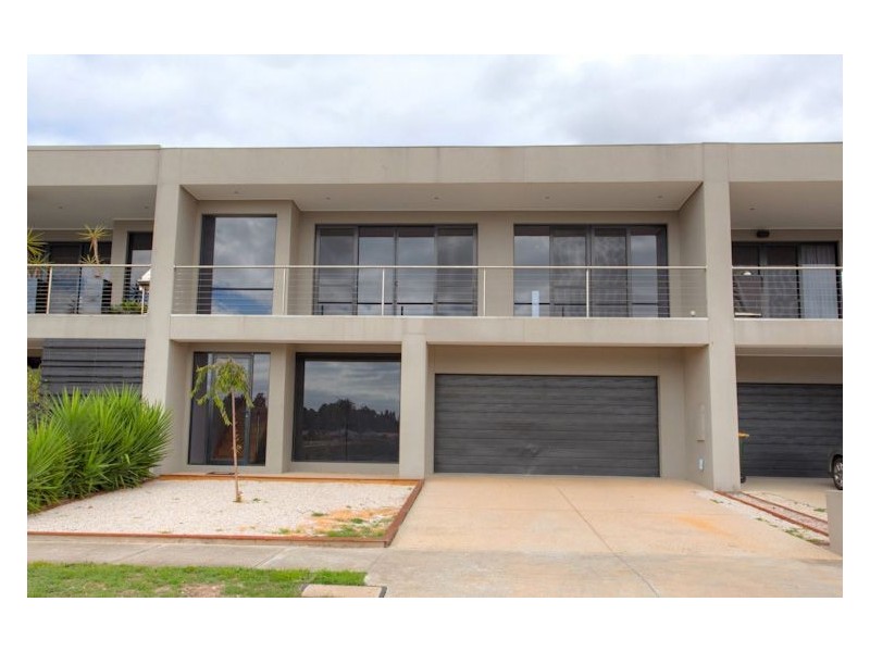 8 Broderick Court, Canadian VIC 3350