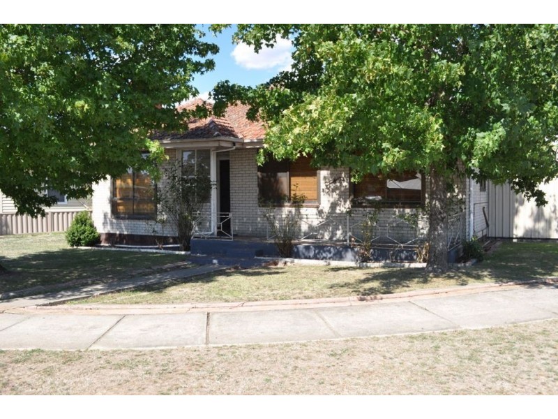 2 Boronia Grove, Wendouree VIC 3355