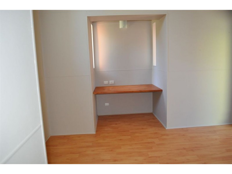 8 McPhee Place, Lake Gardens VIC 3355