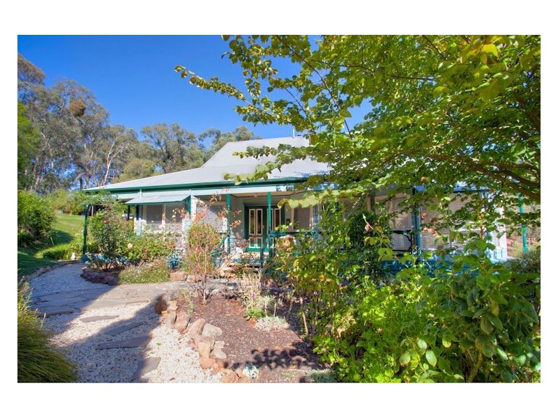 15 Forrest Road, Creswick VIC 3363