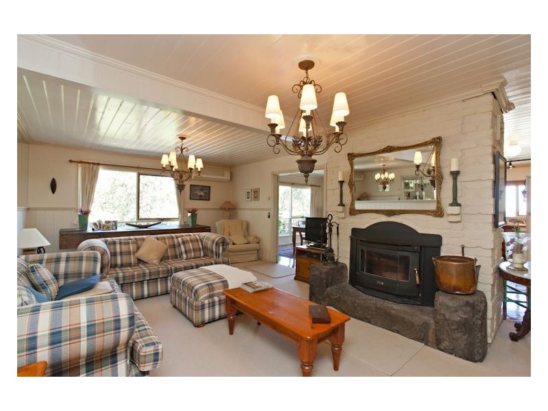 15 Forrest Road, Creswick VIC 3363