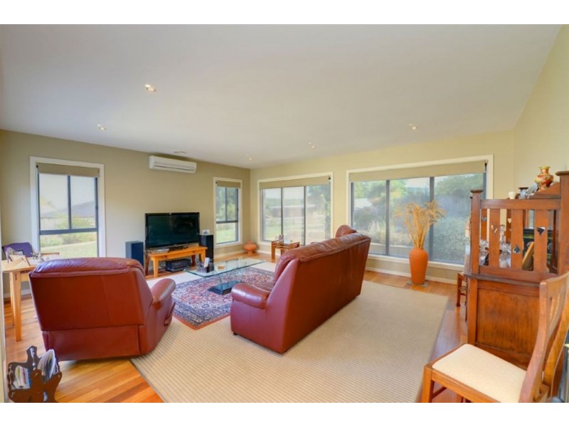 5 Catherine Court, Brown Hill VIC 3350