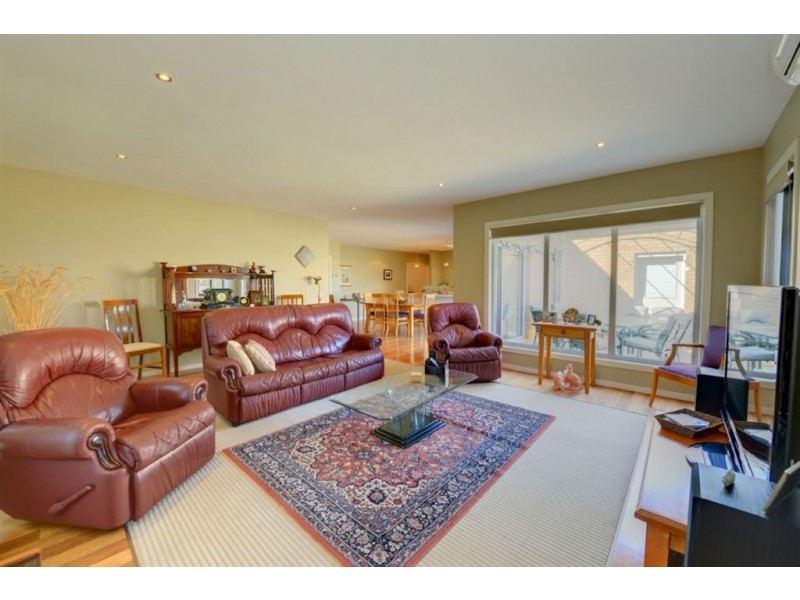 5 Catherine Court, Brown Hill VIC 3350