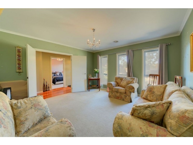 5 Catherine Court, Brown Hill VIC 3350