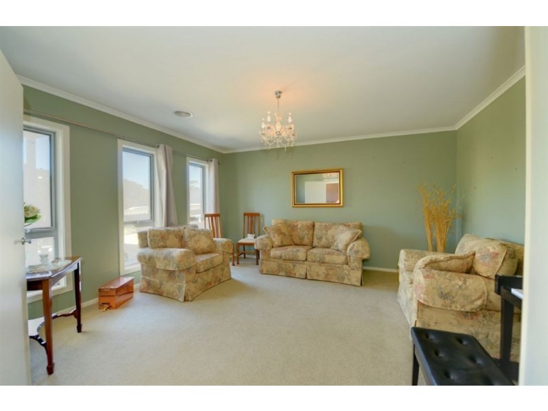 5 Catherine Court, Brown Hill VIC 3350