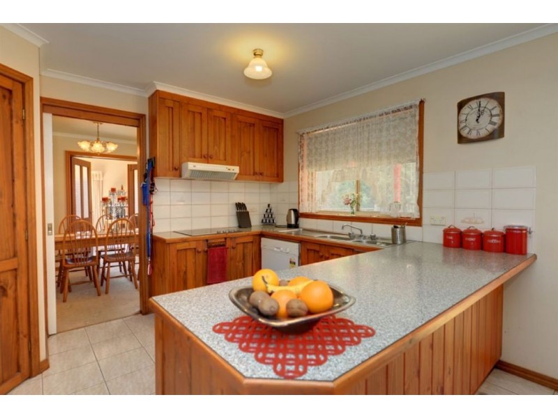 10 Charles Scorer Court, Magpie VIC 3352