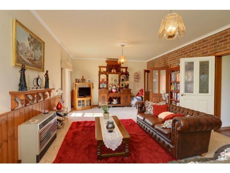 10 Charles Scorer Court, Magpie VIC 3352