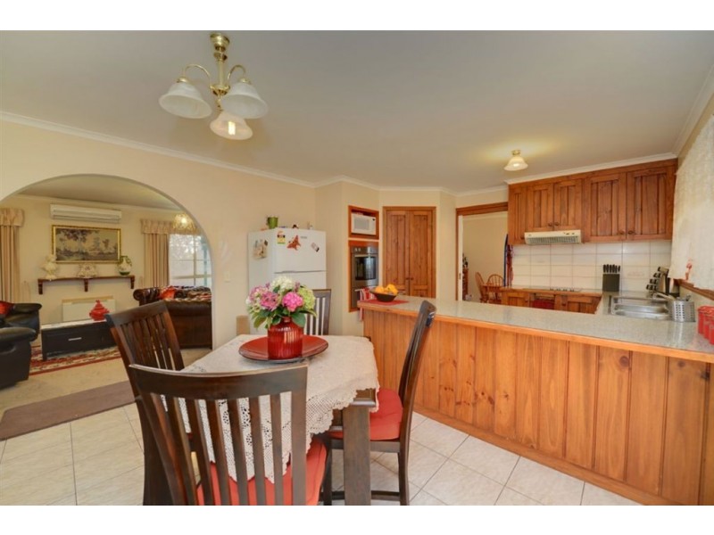 10 Charles Scorer Court, Magpie VIC 3352