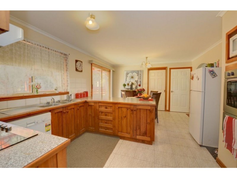 10 Charles Scorer Court, Magpie VIC 3352