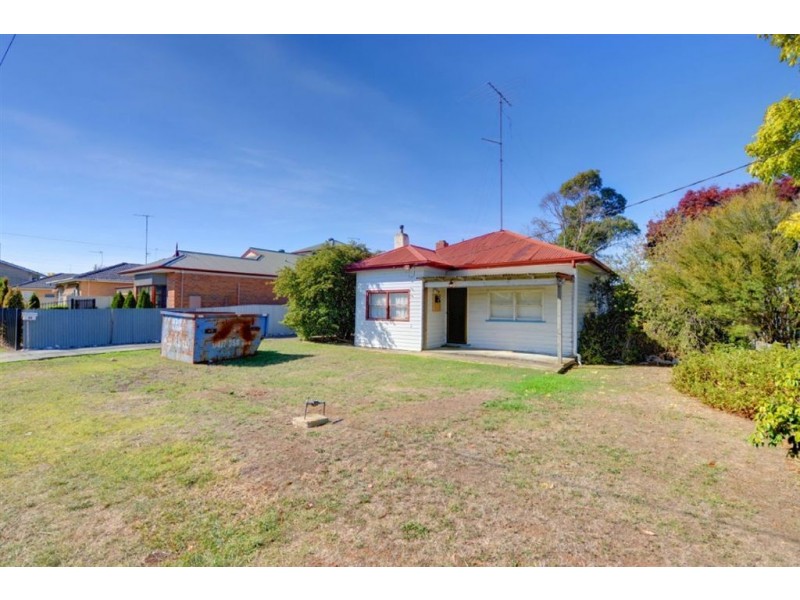 33 Yarrowee Street, Sebastopol VIC 3356