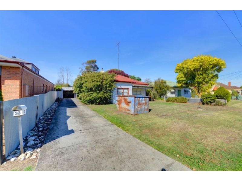 33 Yarrowee Street, Sebastopol VIC 3356