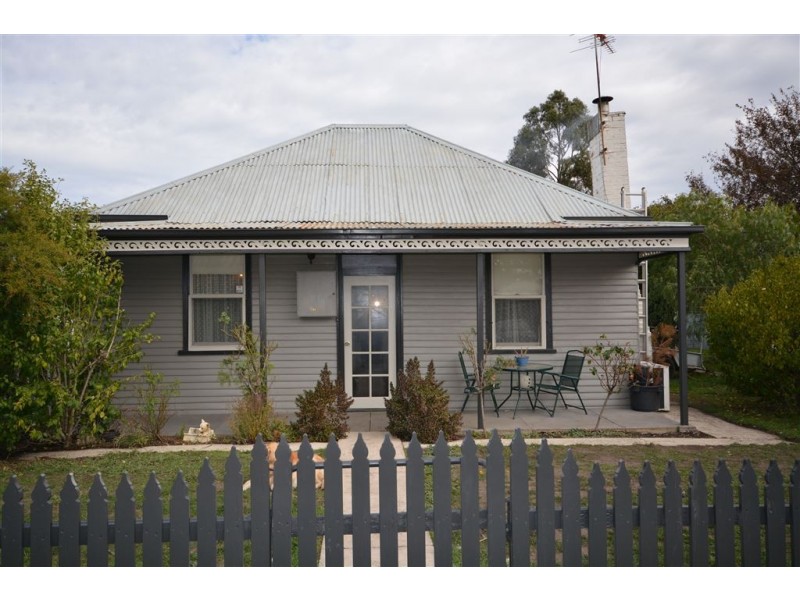 106 Clunes Rd, Creswick VIC 3363