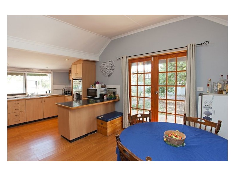 106 Clunes Rd, Creswick VIC 3363