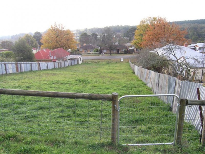 15 Melbourne Road, Creswick VIC 3363