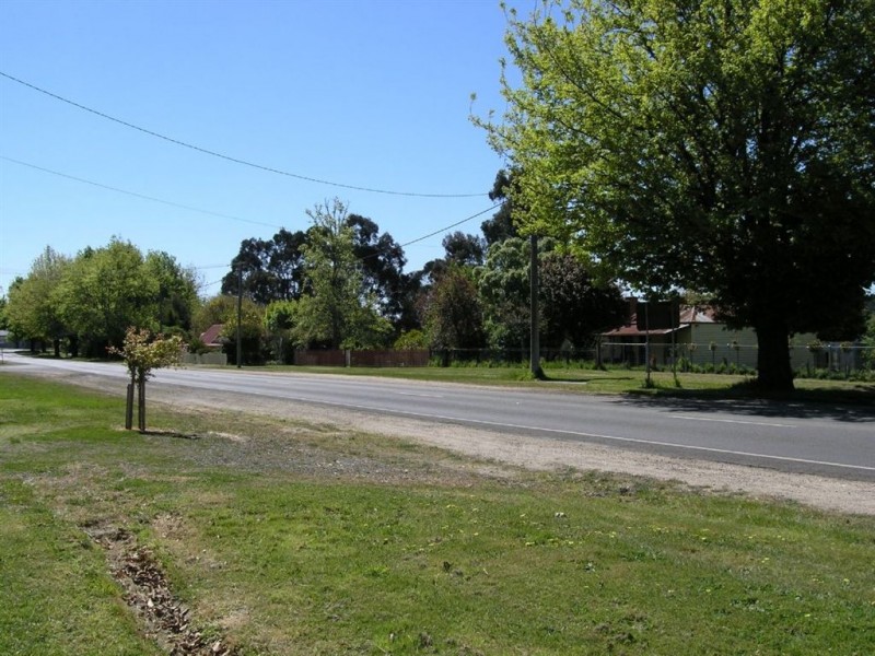 15 Melbourne Road, Creswick VIC 3363