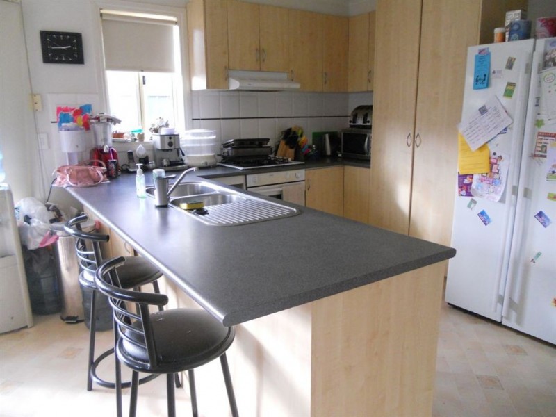 5 Parbury Avenue, Lake Gardens VIC 3355