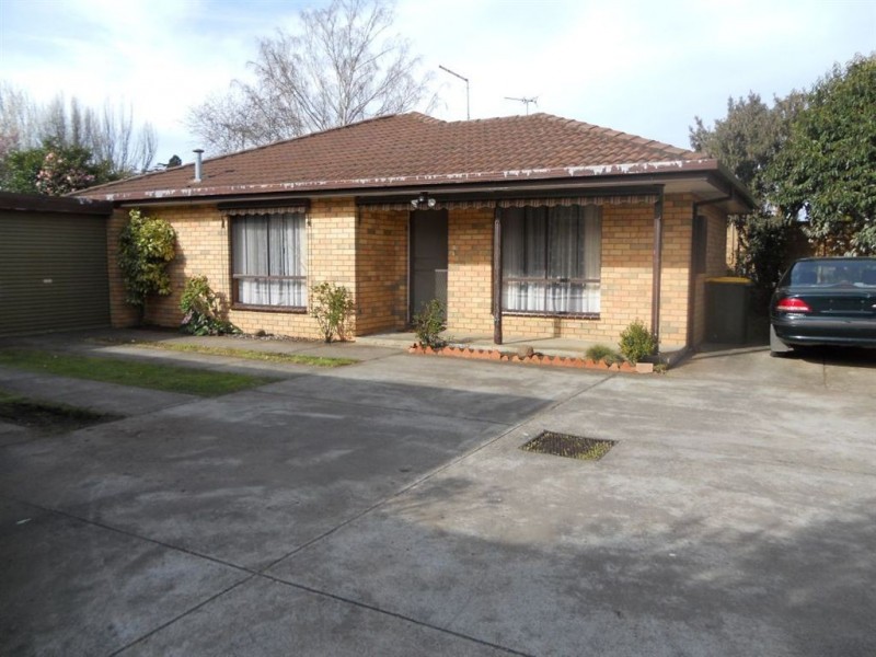 2/36 Hotham Street, Lake Wendouree VIC 3350