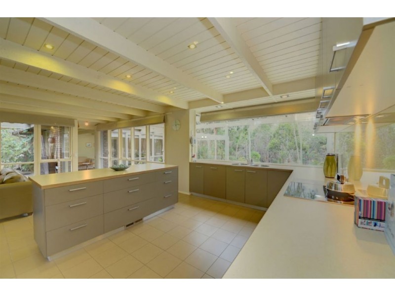 133 Moss Avenue, Mount Helen VIC 3350