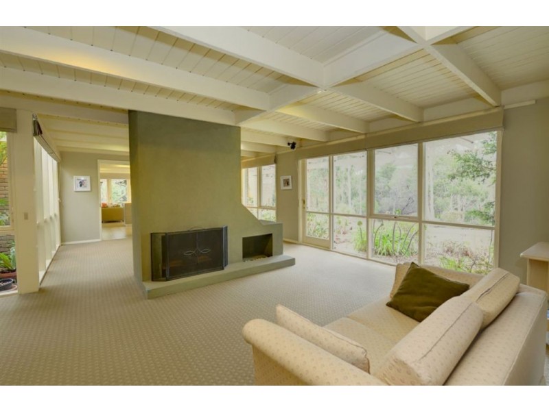 133 Moss Avenue, Mount Helen VIC 3350