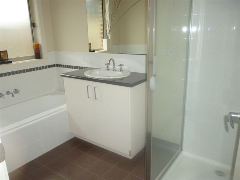 8 Cecille court, Ballarat East VIC 3350