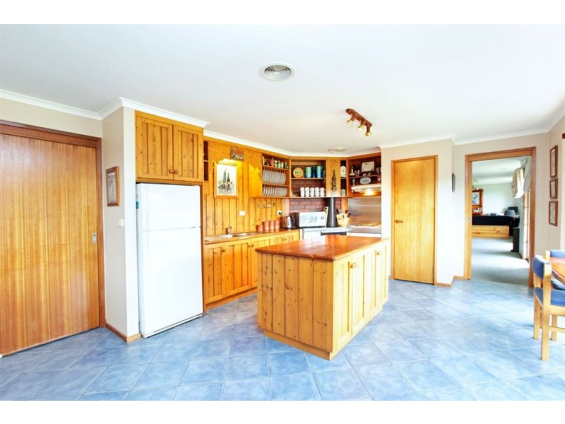 350 Hoveys Road, Napoleons VIC 3352