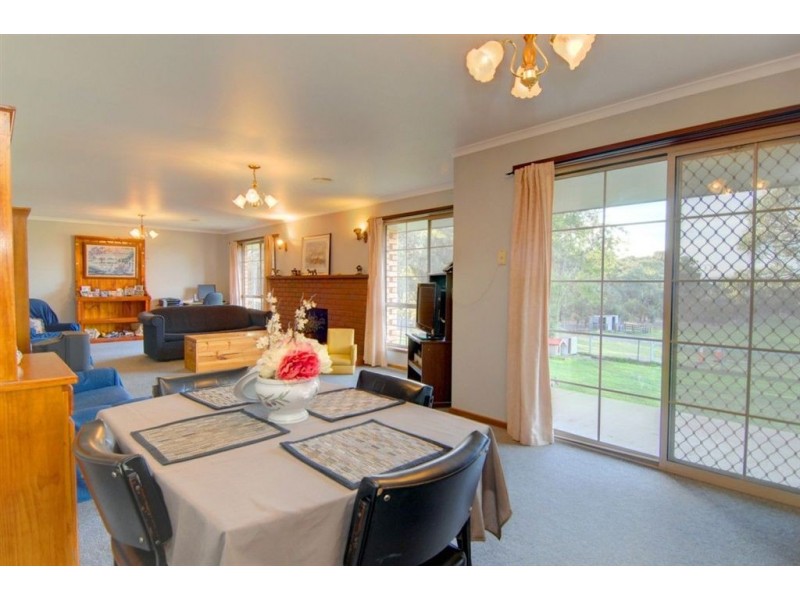 350 Hoveys Road, Napoleons VIC 3352