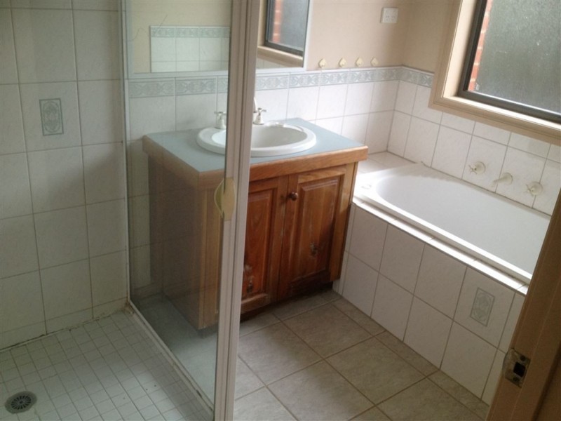 13 Balmoral Drive, Ballarat VIC 3350