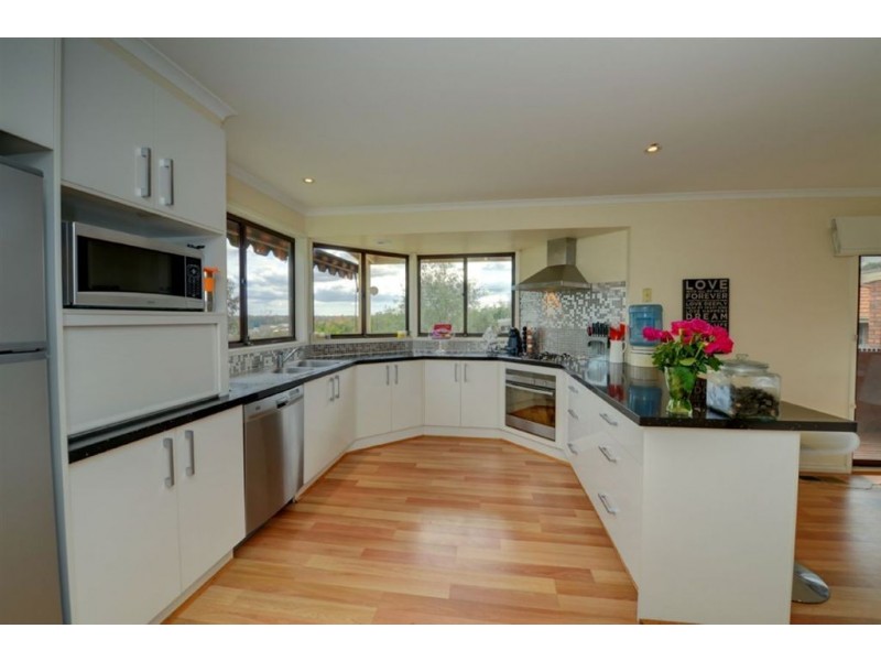 8 Talgarno Court, Ballarat VIC 3350