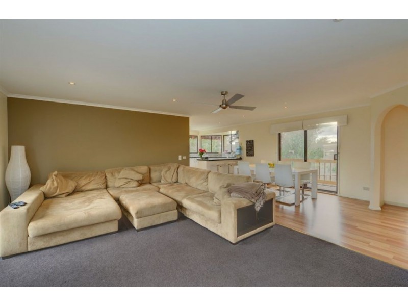 8 Talgarno Court, Ballarat VIC 3350