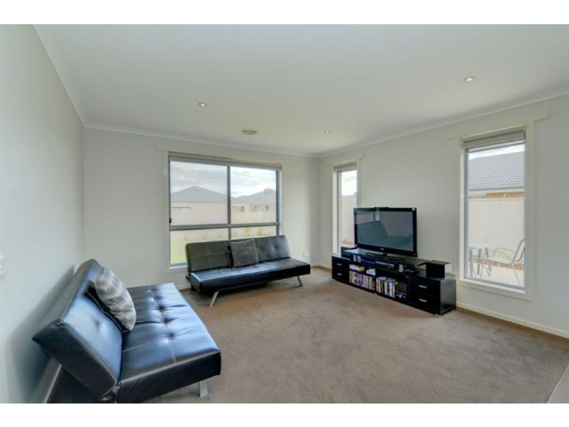 10 Lancaster Street, Alfredton VIC 3350