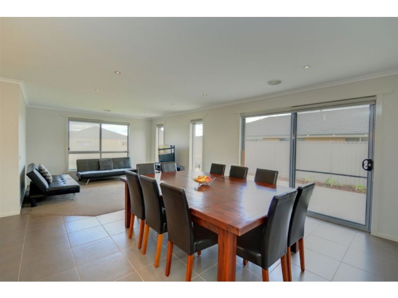 10 Lancaster Street, Alfredton VIC 3350