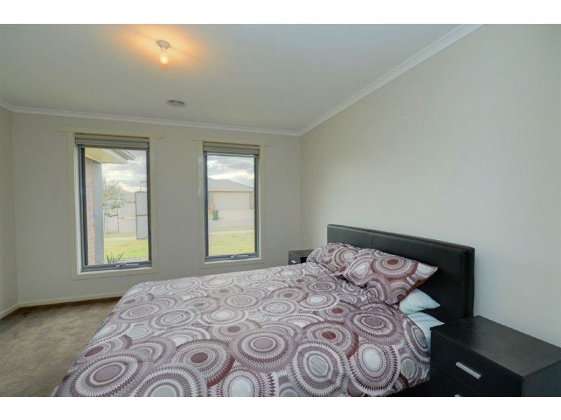 10 Lancaster Street, Alfredton VIC 3350