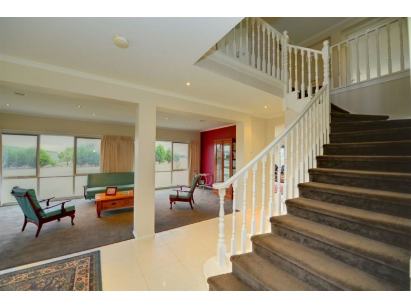 122 Cummins Road, Mount Rowan VIC 3352