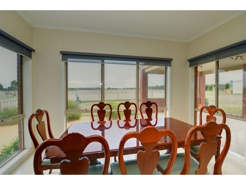 122 Cummins Road, Mount Rowan VIC 3352