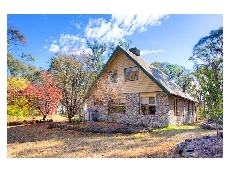 40 Andrew Drive, Haddon VIC 3351