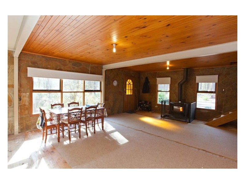 40 Andrew Drive, Haddon VIC 3351