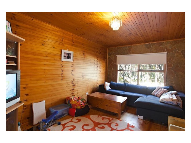 40 Andrew Drive, Haddon VIC 3351