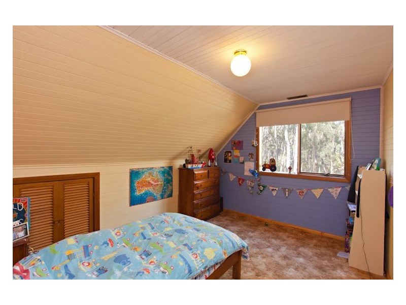 40 Andrew Drive, Haddon VIC 3351