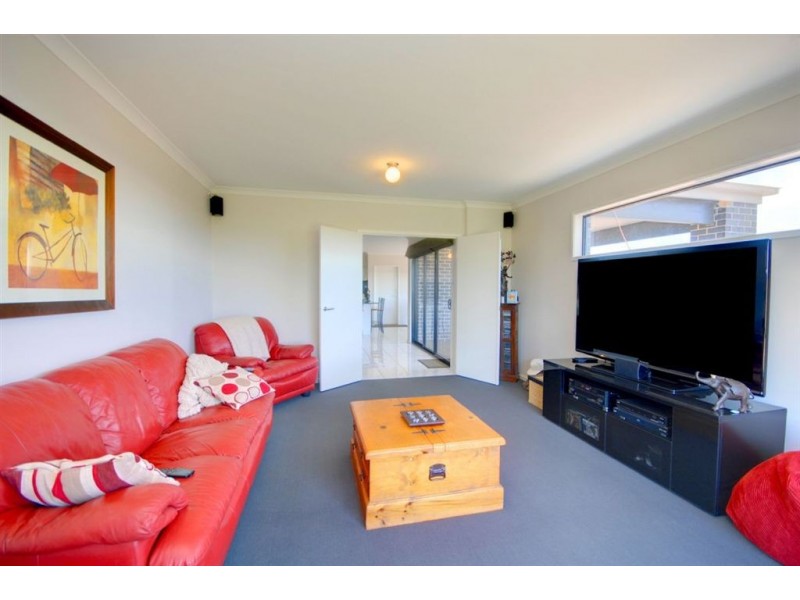 4 Maxwell Street, Cardigan Village VIC 3352