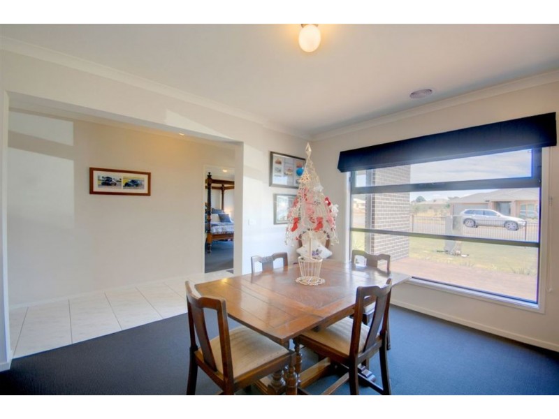 4 Maxwell Street, Cardigan Village VIC 3352